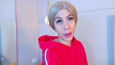 Zoey online show from May 9, 11:16 am