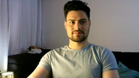 Snapshot of zohan_haidar chatting on February 17, 9:24 am ZohanMohamed online show from February 17, 9:24 am