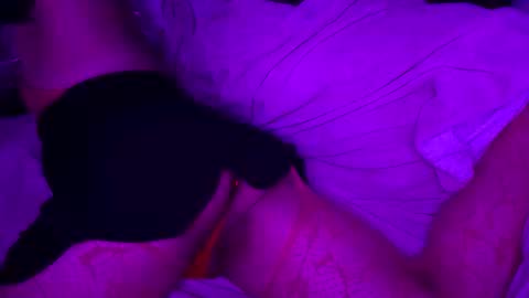 zonrondon online show from November 16, 1:46 pm