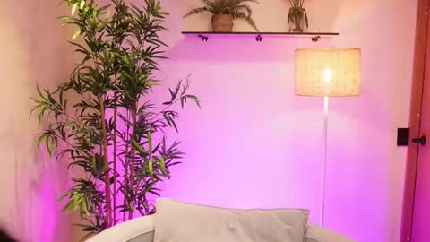 Zoe online show from March 8, 12:20 pm