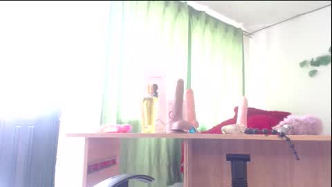 Zooe online show from February 18, 4:29 pm