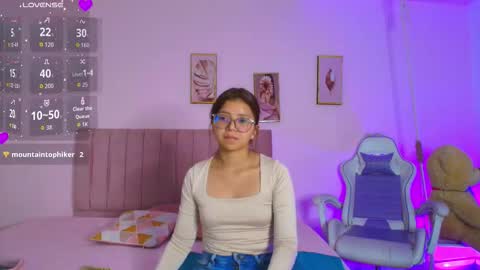 Zoe online show from February 24, 12:30 pm