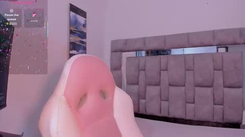 Zuly  online show from September 29, 12:15 pm