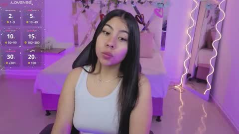 Snapshot of zury_tay chatting on October 23, 11:44 am ZURY online show from October 23, 11:44 am