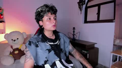 Zury Ramirez online show from May 18, 8:15 pm