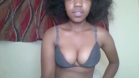 zyraelle_01 online show from April 23, 6:54 am