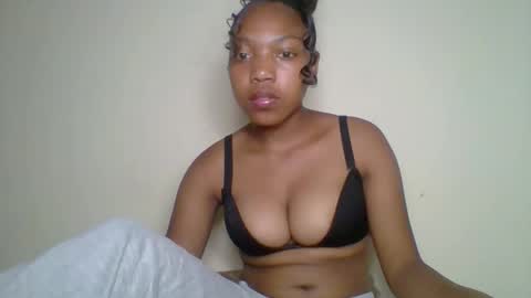 zyraelle_01 online show from May 10, 4:24 pm