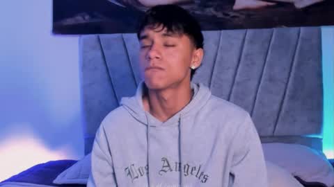 zyzz_1812 online show from November 24, 5:44 pm