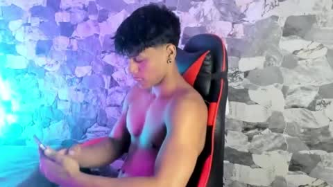 zyzz_1812 online show from April 21, 4:41 am