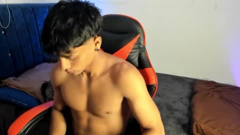 zyzz_1812 online show from June 10, 3:17 am